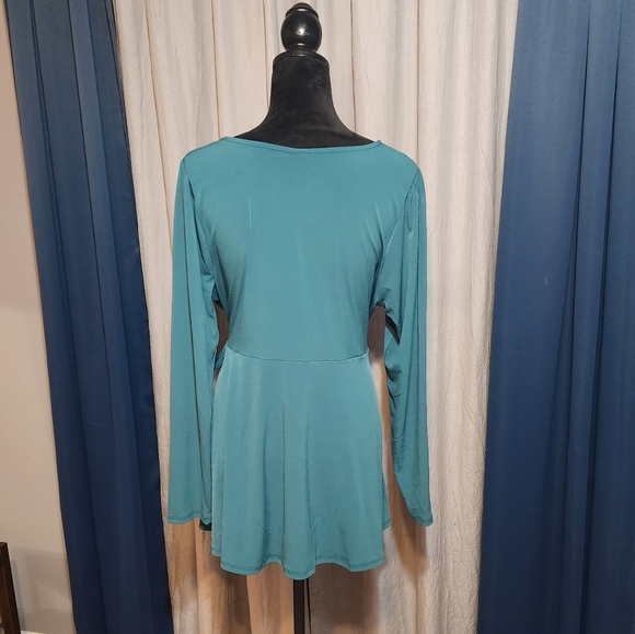 Torrid top - Picture 2 of 4